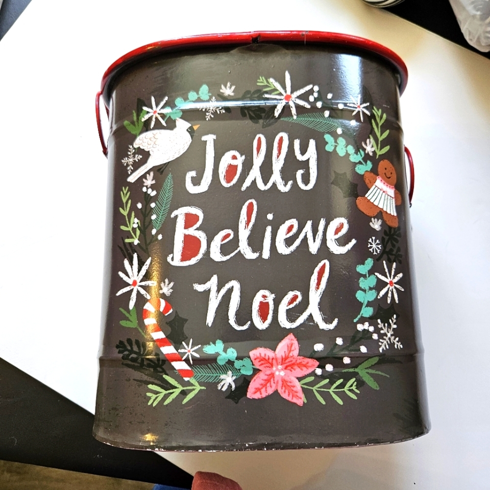 Holiday Trash Tin with Jolly Design